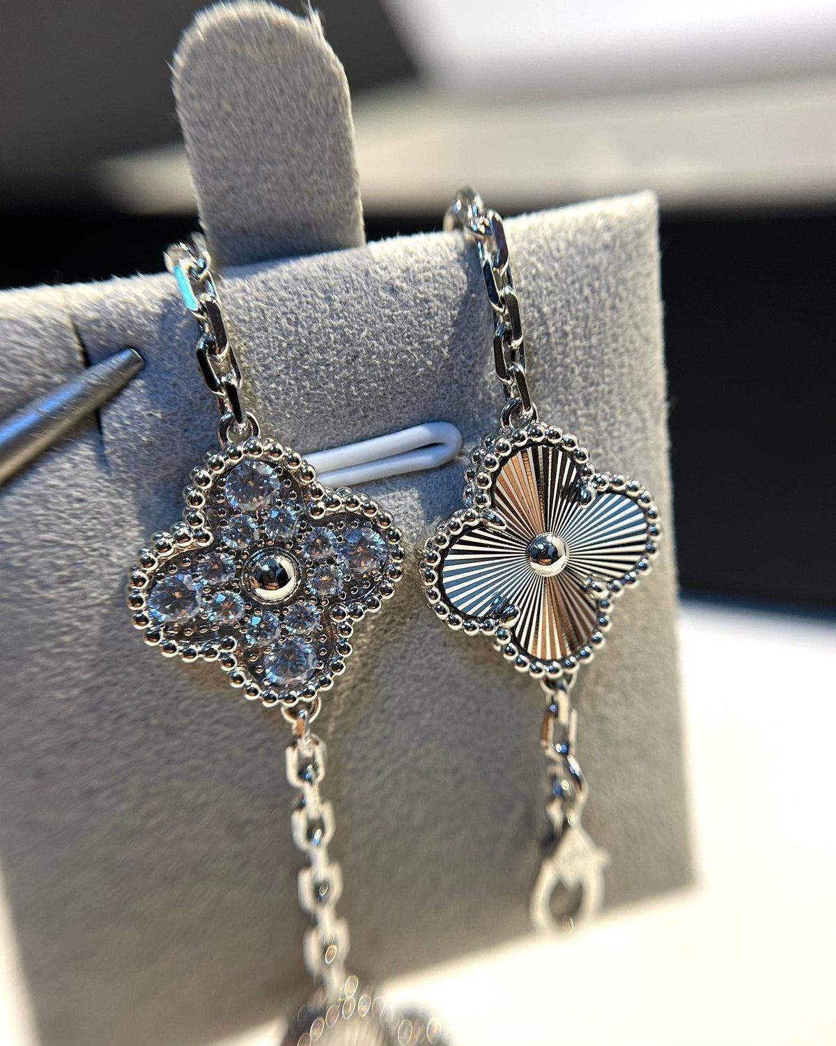 [OrnoraJewelry] CLOVER 5 MOTIF LASER BRACELET COLLECTION