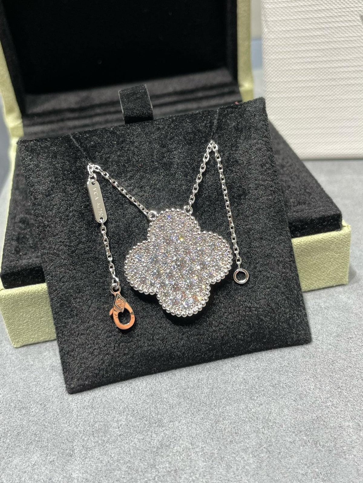 [OrnoraJewelry]CLOVER 25MM LARGE PENDANT DIAMOND PAVED SILVER NECKLACE