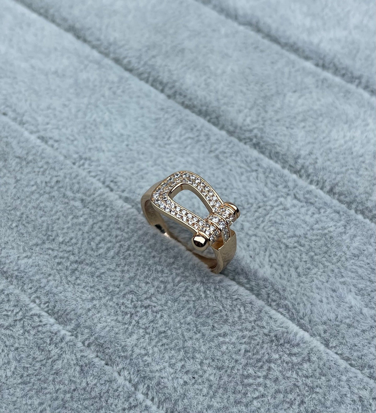 [OrnoraJewelry]Wide Hoof-Shaped Diamond-Studded Ring