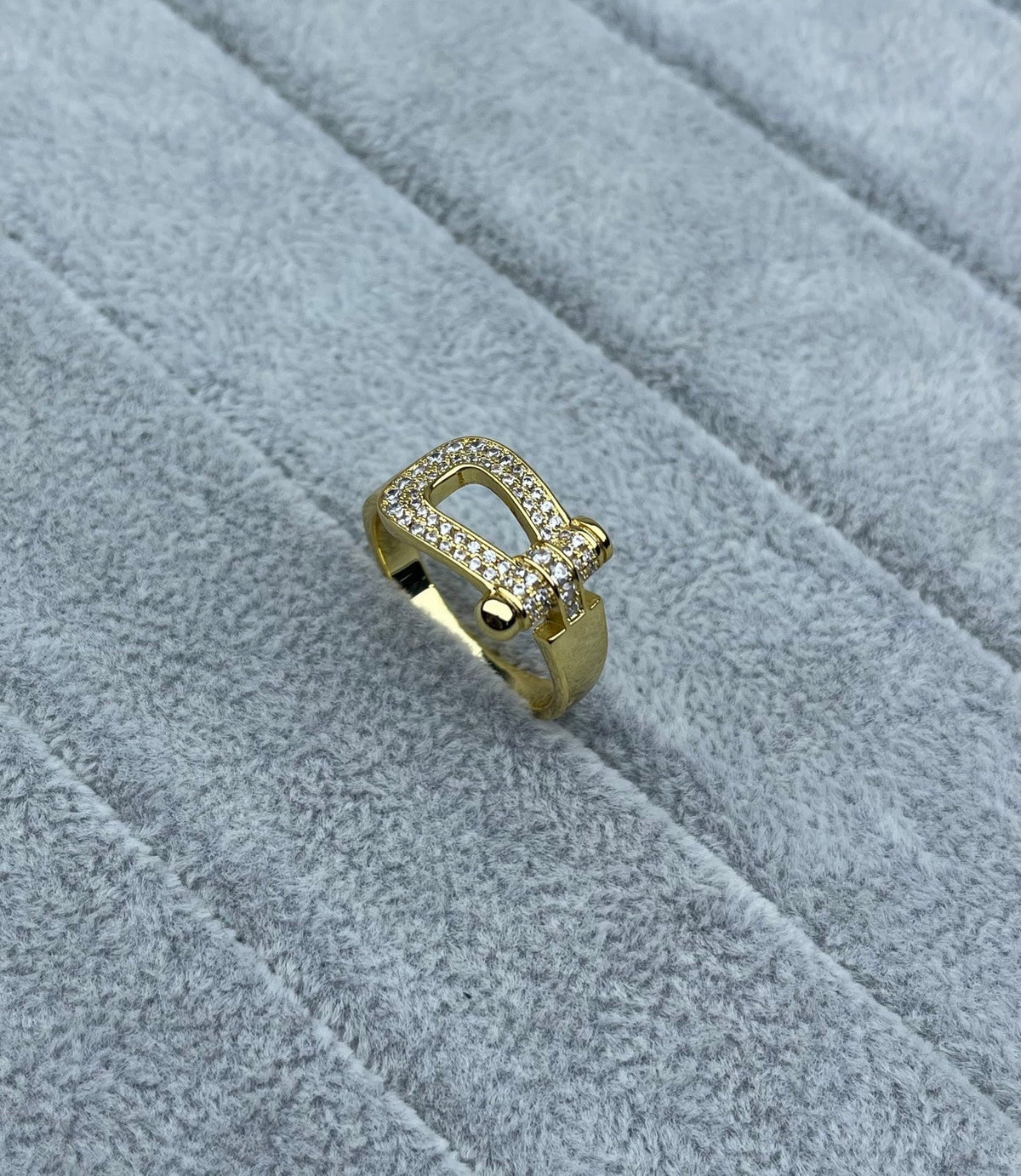 [OrnoraJewelry]Wide Hoof-Shaped Diamond-Studded Ring