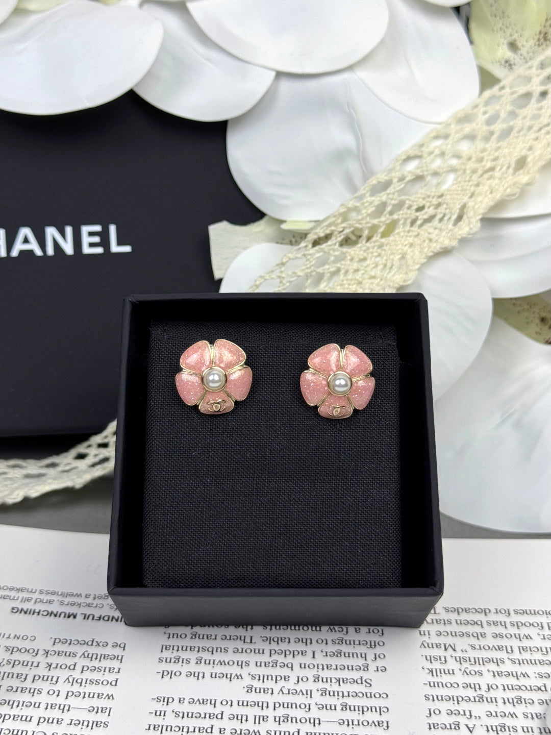 [OrnoraJewelry]26C Pink Camellia Pearl Enamel Stud Earrings