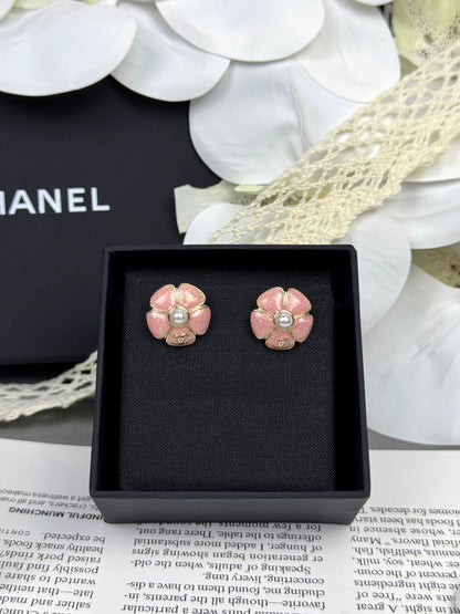 [OrnoraJewelry]26C Pink Camellia Pearl Enamel Stud Earrings
