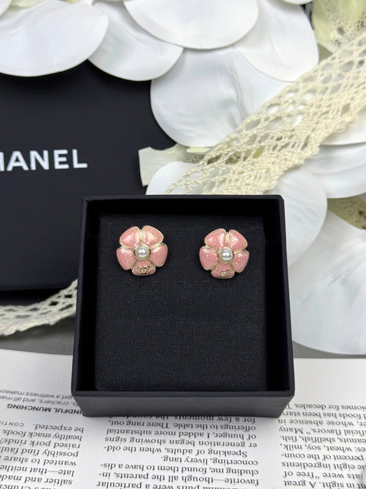 [OrnoraJewelry]26C Pink Camellia Pearl Enamel Stud Earrings