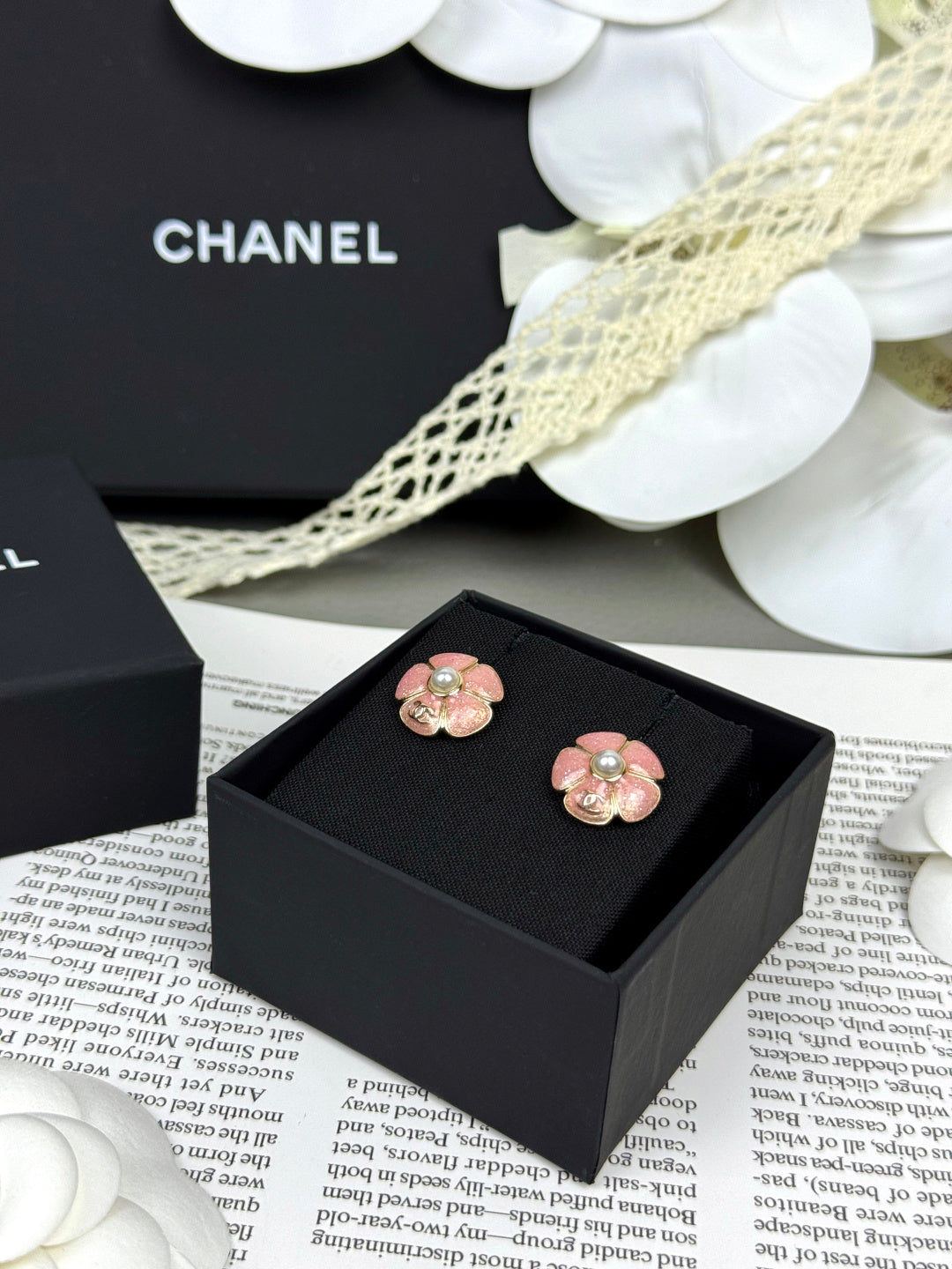 [OrnoraJewelry]26C Pink Camellia Pearl Enamel Stud Earrings