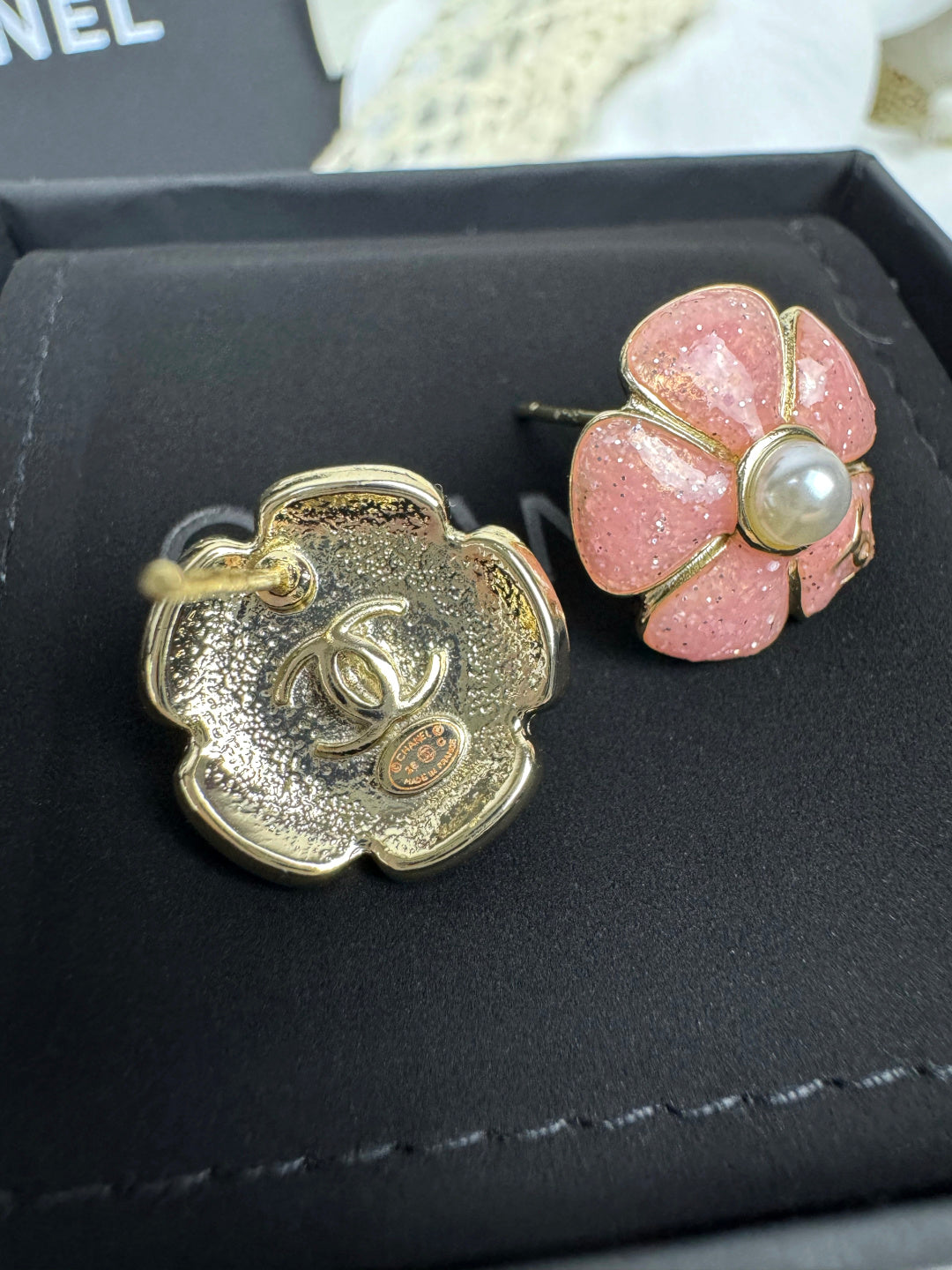 [OrnoraJewelry]26C Pink Camellia Pearl Enamel Stud Earrings