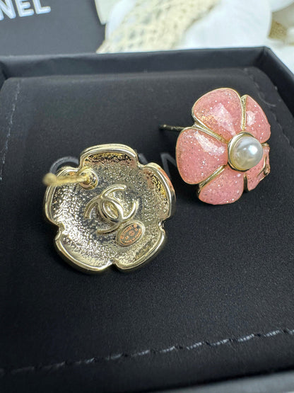 [OrnoraJewelry]26C Pink Camellia Pearl Enamel Stud Earrings