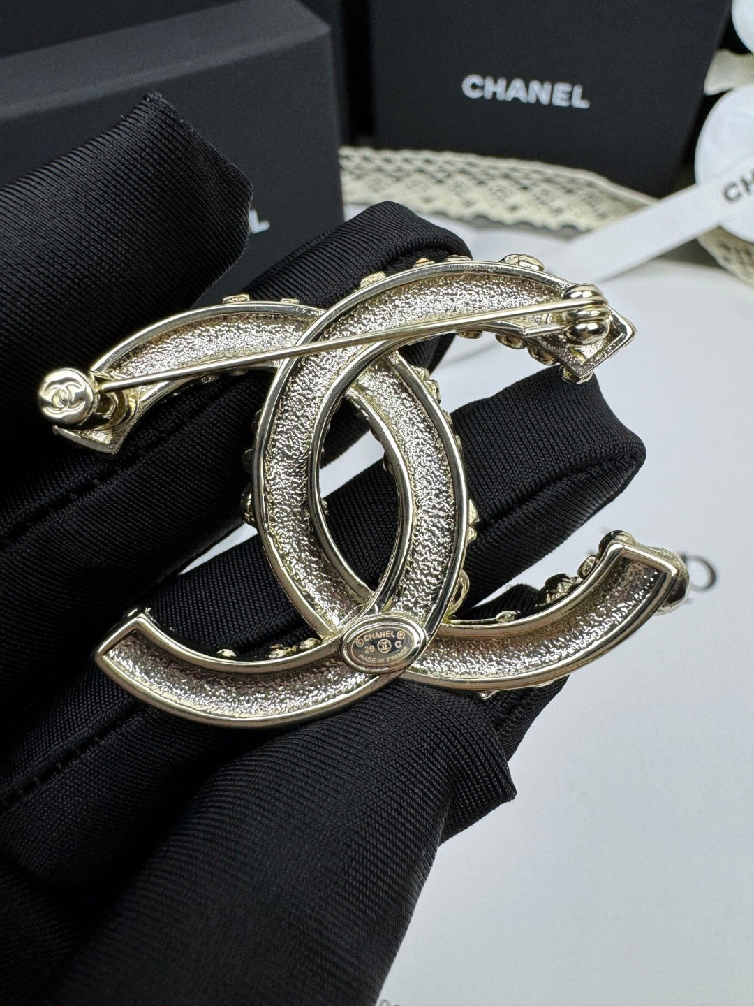 [OrnoraJewelry]26C Pink-White Enamel Ice Cream Cone Double C Brooch