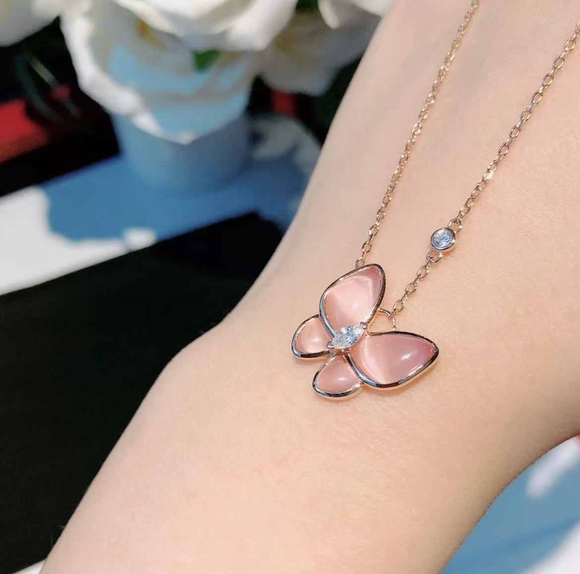 [OrnoraJewelry]BUTTERFLY PINK MOTHER-OF-PEARL DIAMOND NECKLACE