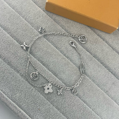 [OrnoraJewelry]SMOOTH MULTI FLOWER BRACELET