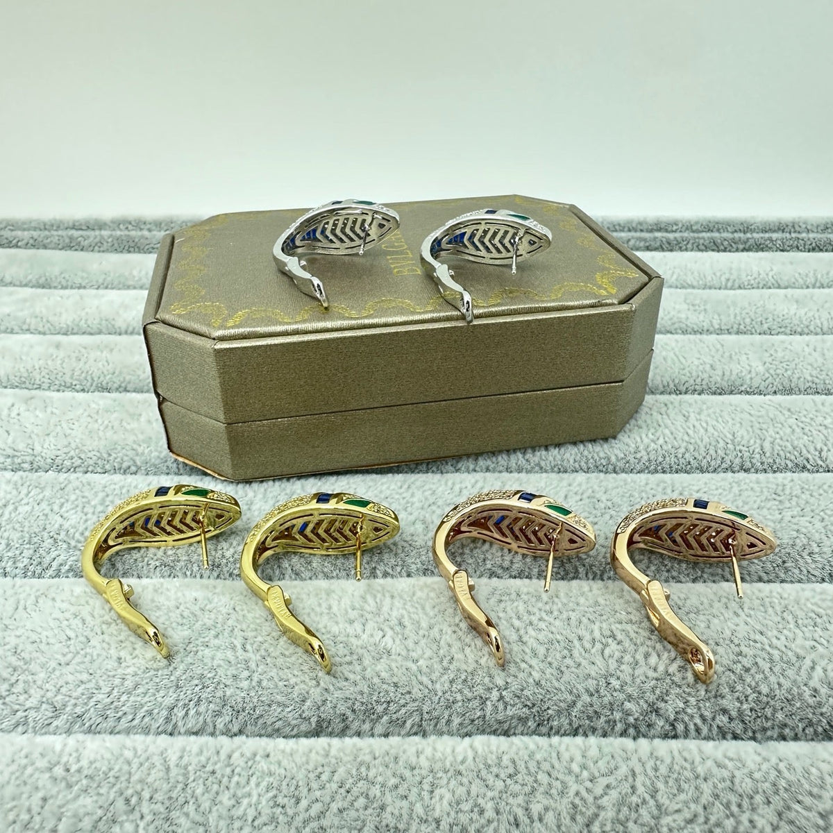 [OrnoraJewelry]FULL STONE TWO-TONE SNAKE EARRING STUDS