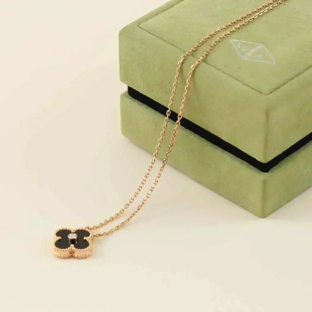 [OrnoraJewelry]CLOVER 15MM DIAMOND ONYX NECKLACE