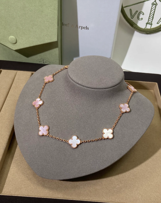 [OrnoraJewelry Jewellery] Pink Necklace with Ten Clover Designs