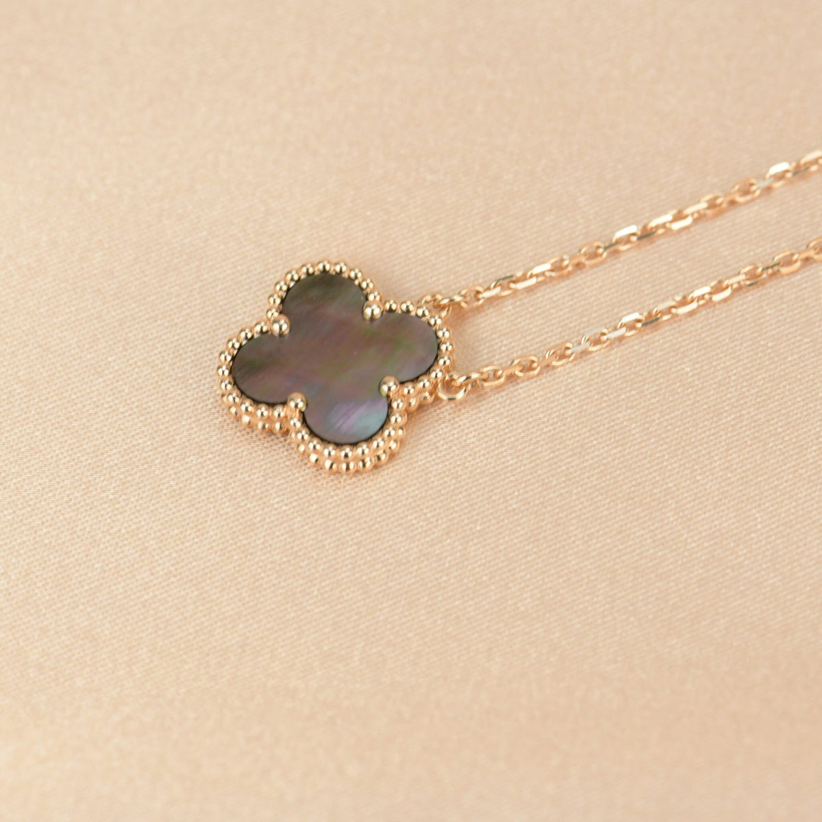 [OrnoraJewelry]CLOVER 15MM  GRAY MOTHER OF PEARL NECKLACE