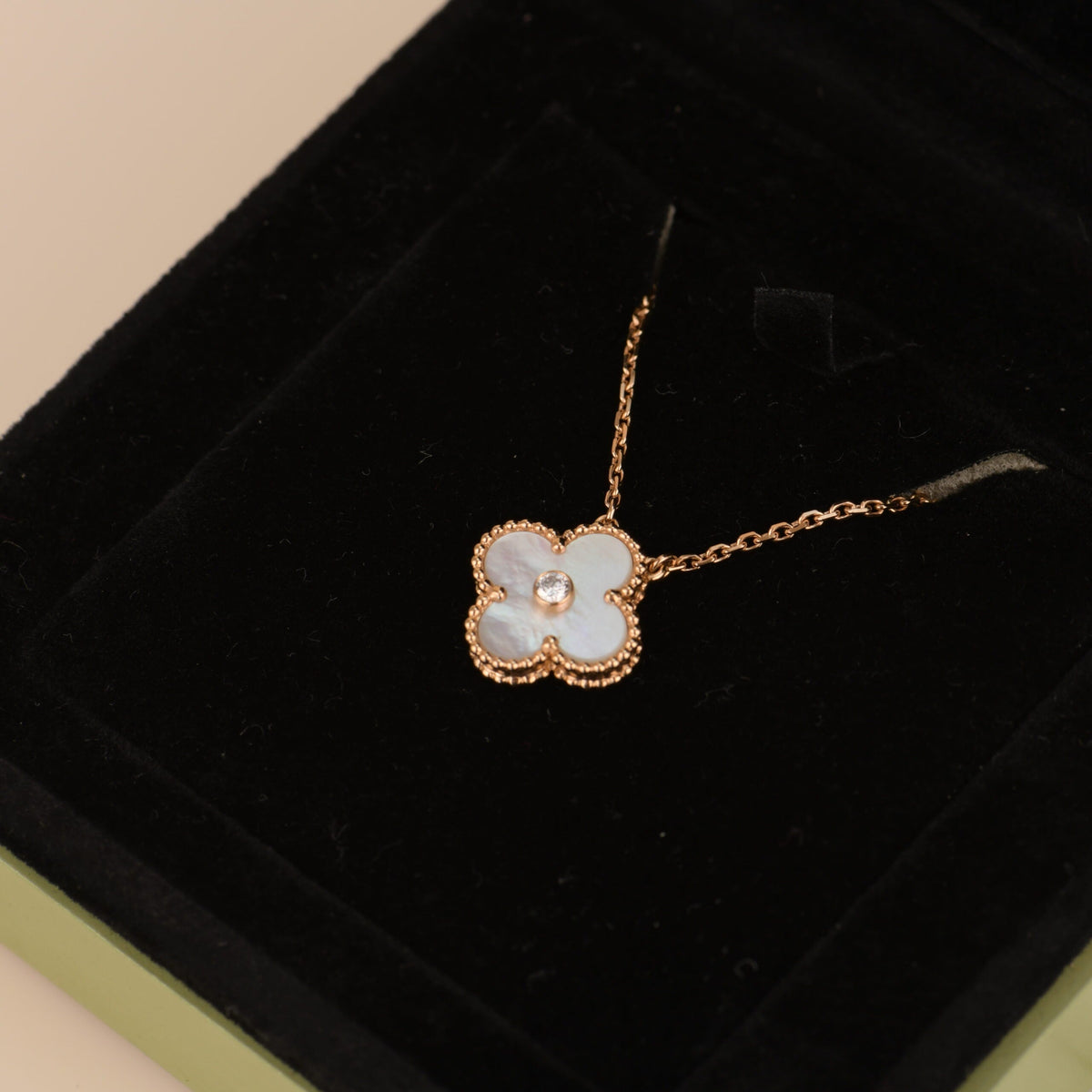 [OrnoraJewelry]CLOVER 15MM DIAMOND WHITE FRITILLARIA NECKLACE