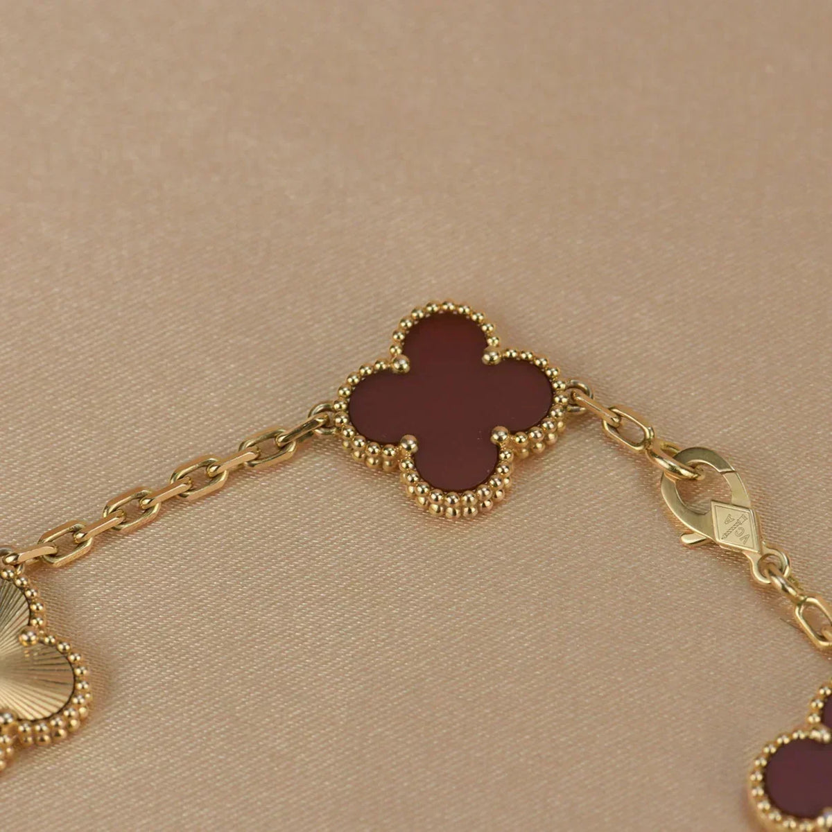 [OrnoraJewelry] CLOVER 5 MOTIF RED CORNELIAN BRACELET COLLECTION