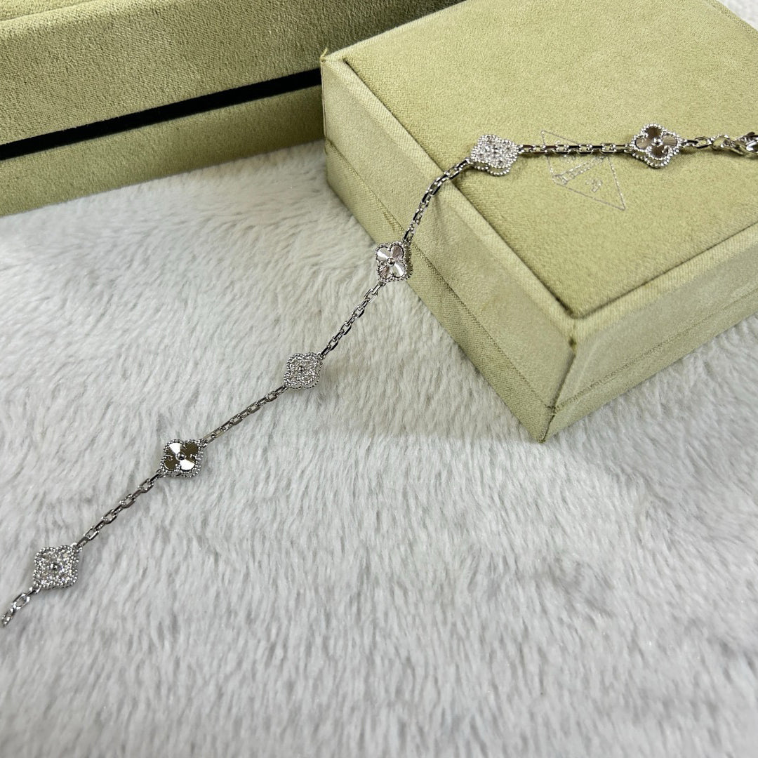 [OrnoraJewelry]CLOVER 6 MOTIF DIAMOND LASER BRACELET