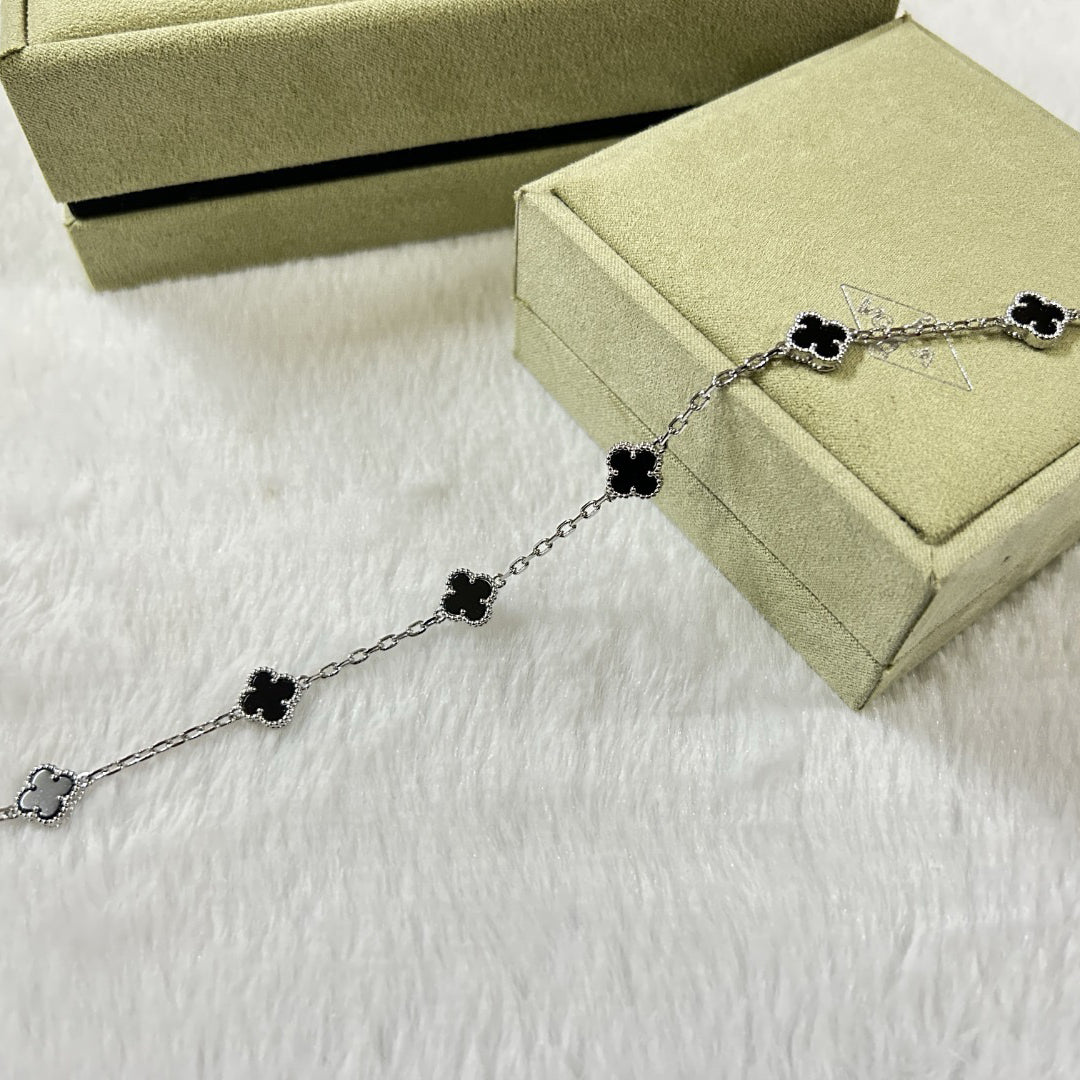 [OrnoraJewelry]CLOVER 6 MOTIF  ONYXS BRACELET