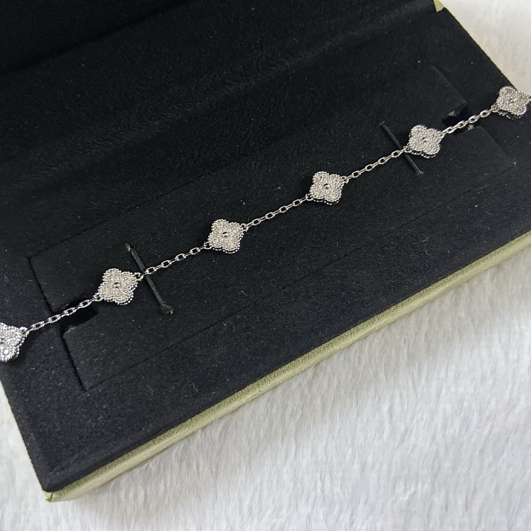 [OrnoraJewelry]CLOVER 6 MOTIF DIAMOND BRACELET