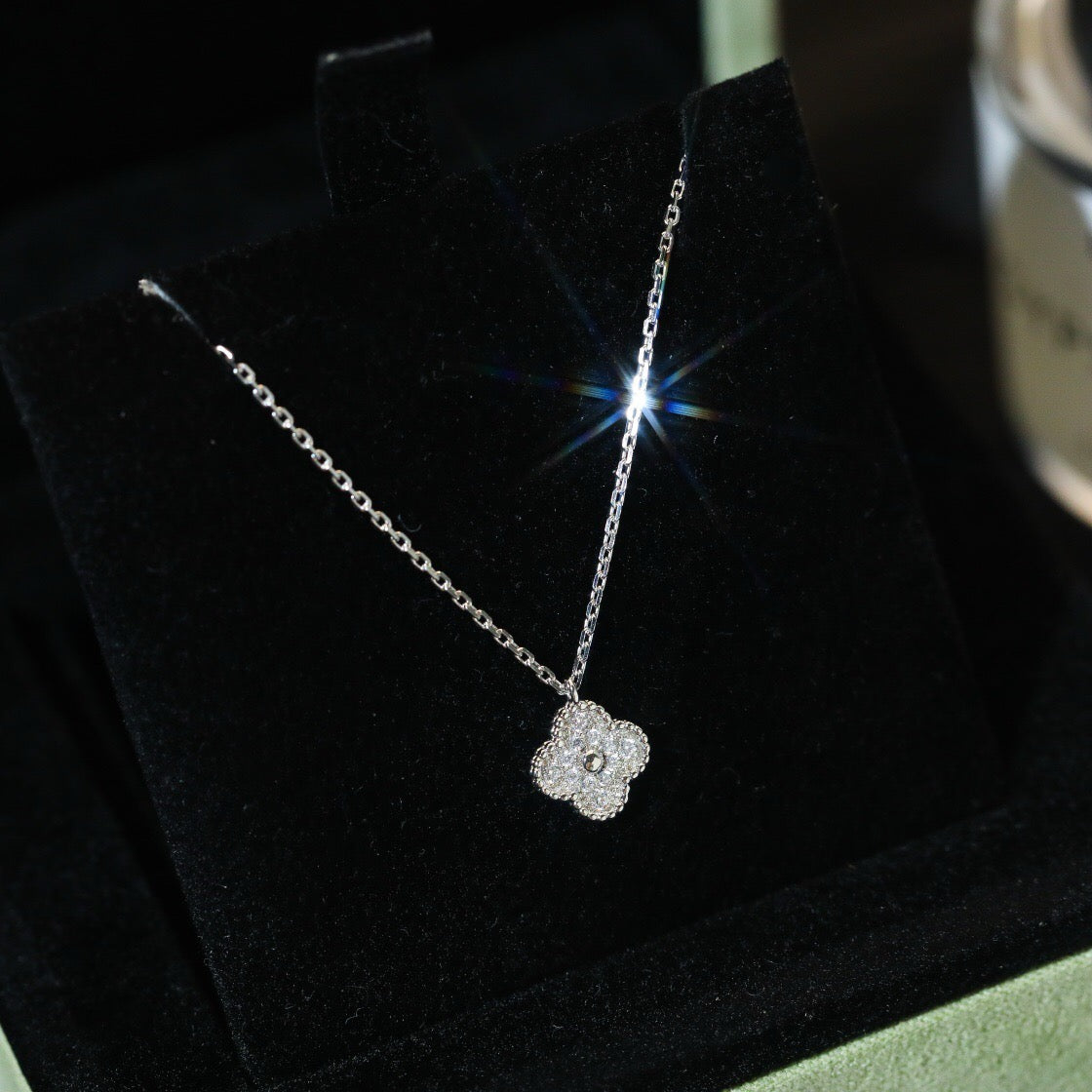 [OrnoraJewelry]CLOVER MINI 9.5MM PENDANT DIAMOND NECKLACE