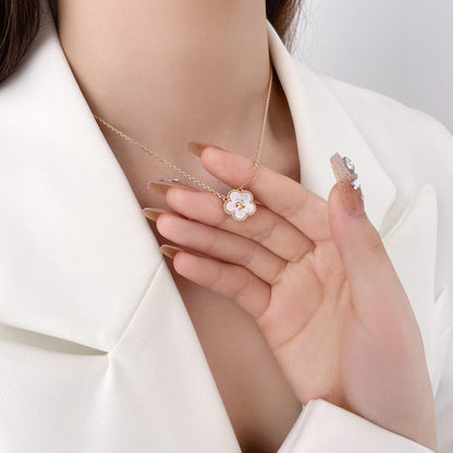 [OrnoraJewelry]LUCKY  WHITE MOP  PLUM BLOSSOM NECKLACE