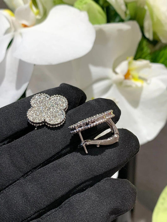 [OrnoraJewelry]CLOVER 20MM MOTIFS DIAMOND STUD EARRINGS SILVER