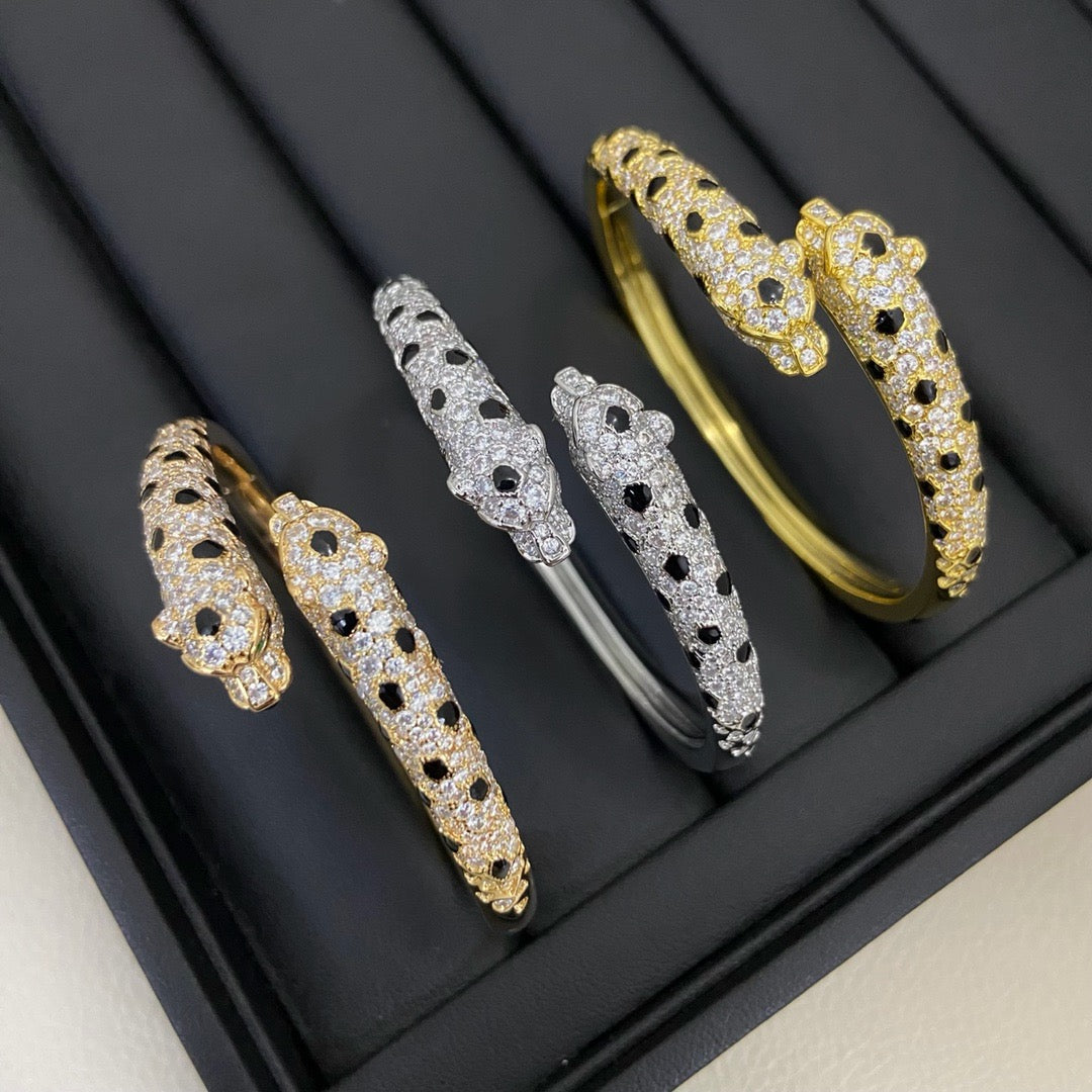 [OrnoraJewelry]PANTHERE DOUBLE HEADED HALF DIAMOND OPEN BRACELET