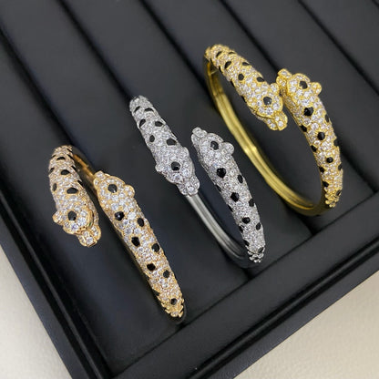 [OrnoraJewelry]PANTHERE DOUBLE HEADED HALF DIAMOND OPEN BRACELET
