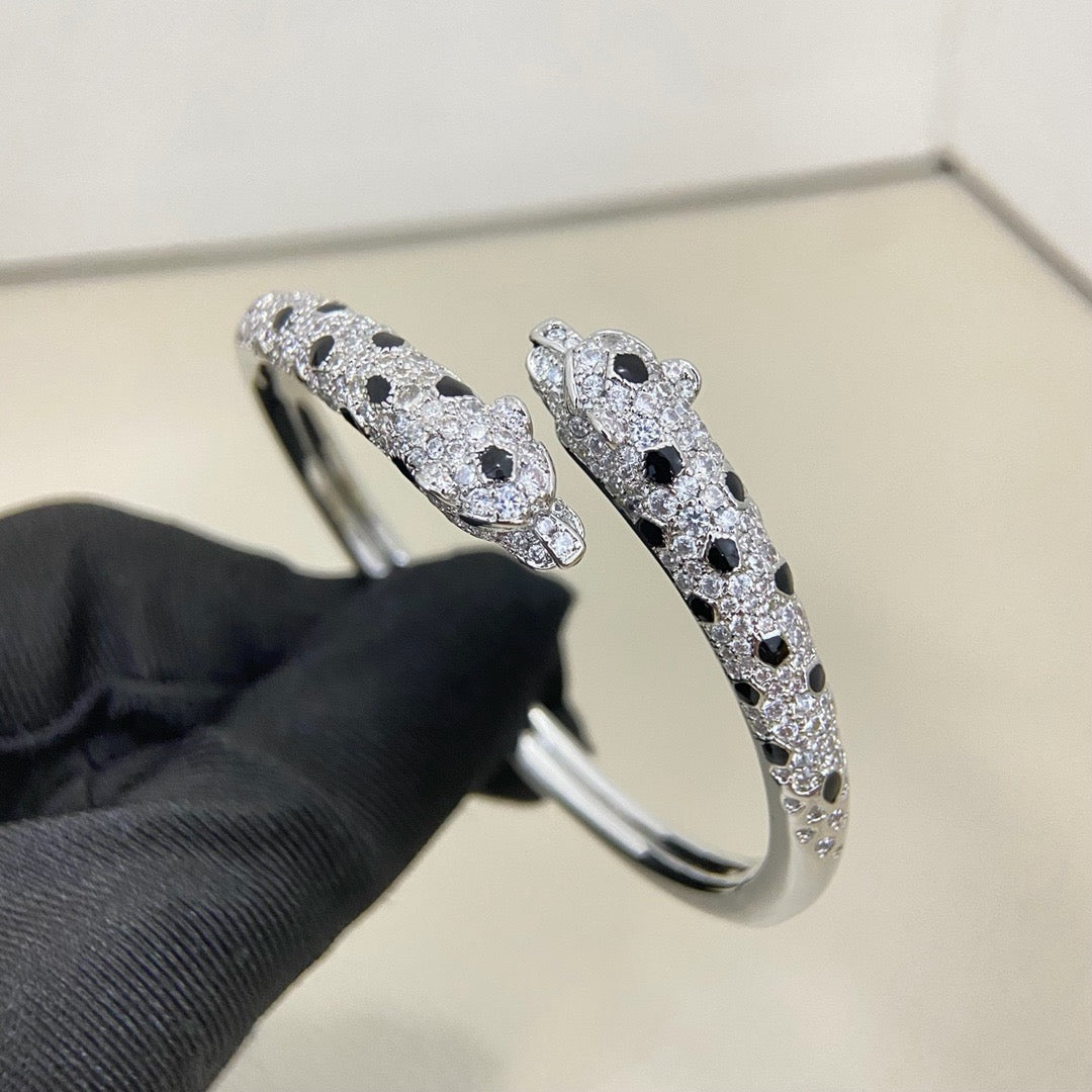 [OrnoraJewelry]PANTHERE DOUBLE HEADED HALF DIAMOND OPEN BRACELET