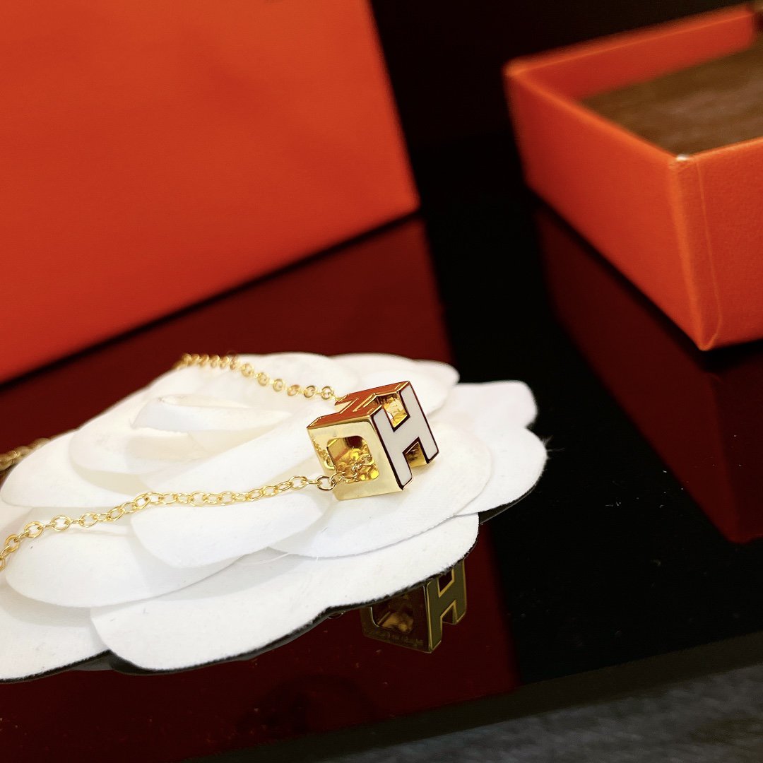 [OrnoraJewelry]H WHITE SQUARE GOLD NECKLACE