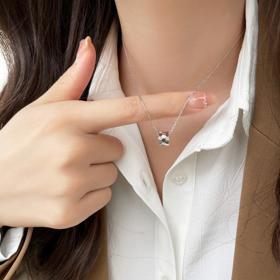 [OrnoraJewelry]BEE MINI PEDANT DIAMOND NECKLACE
