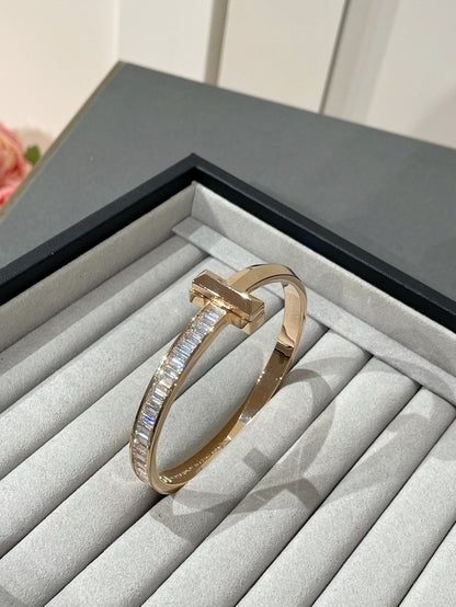 [Ornora Jewelry]WIDE HINGED BANGLE PINK GOLD WITH BAGUETTE DIAMONDS