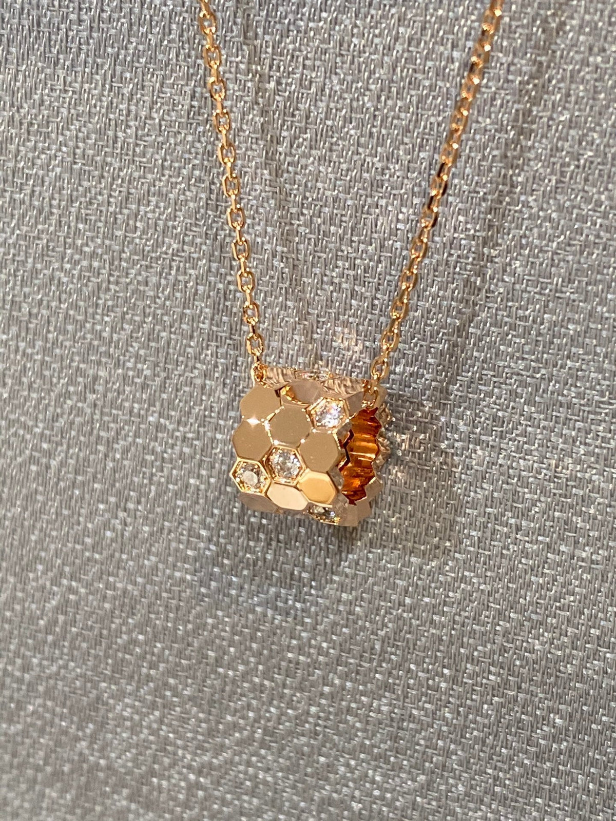 [OrnoraJewelry]BEE LOVE DIAMOND NECKLACE
