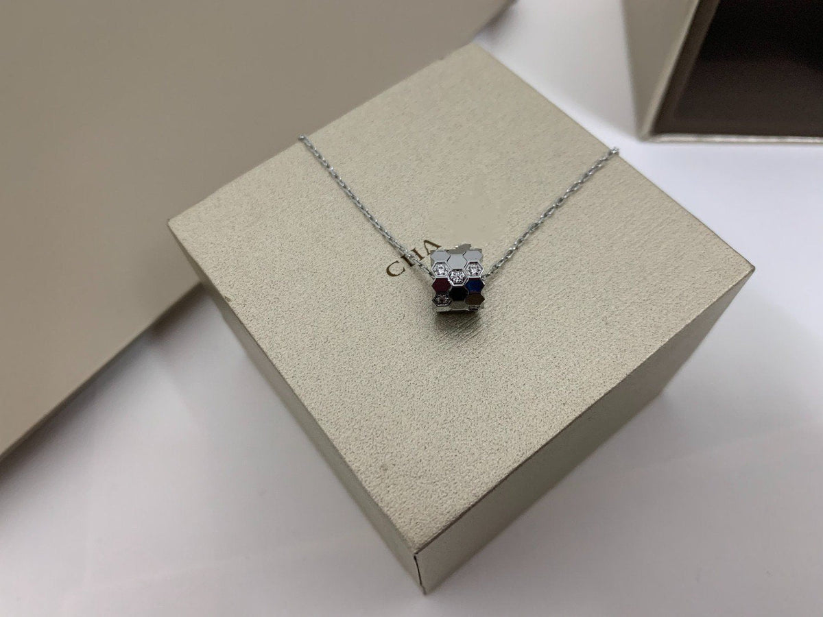 [OrnoraJewelry]BEE LOVE DIAMOND NECKLACE