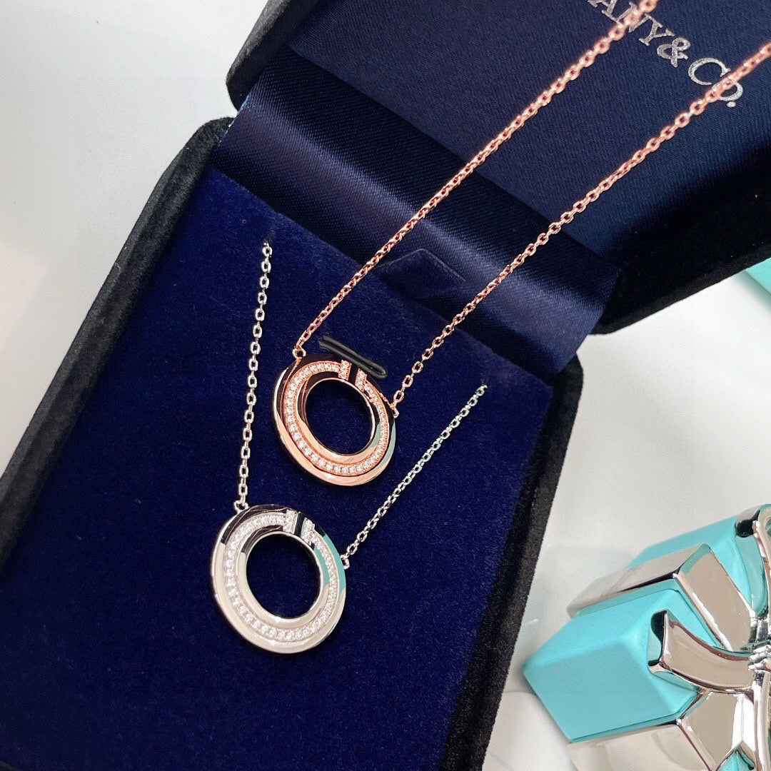 [Ornora Jewelry]DIAMOND AND MOTHER OF PEARL CIRCLE PENDANT