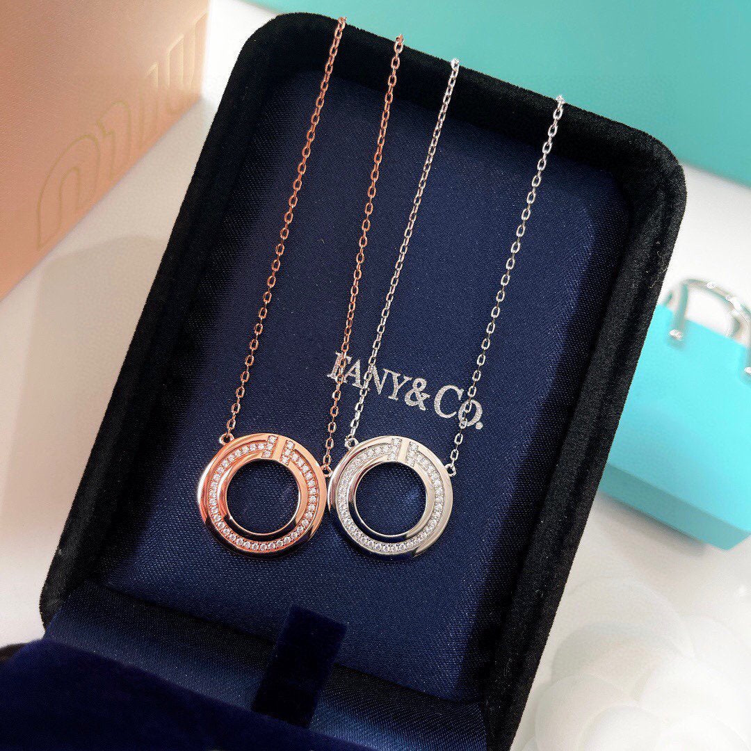 [Ornora Jewelry]DIAMOND AND MOTHER OF PEARL CIRCLE PENDANT