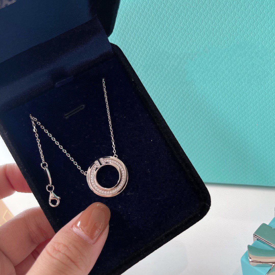 [Ornora Jewelry]DIAMOND AND MOTHER OF PEARL CIRCLE PENDANT