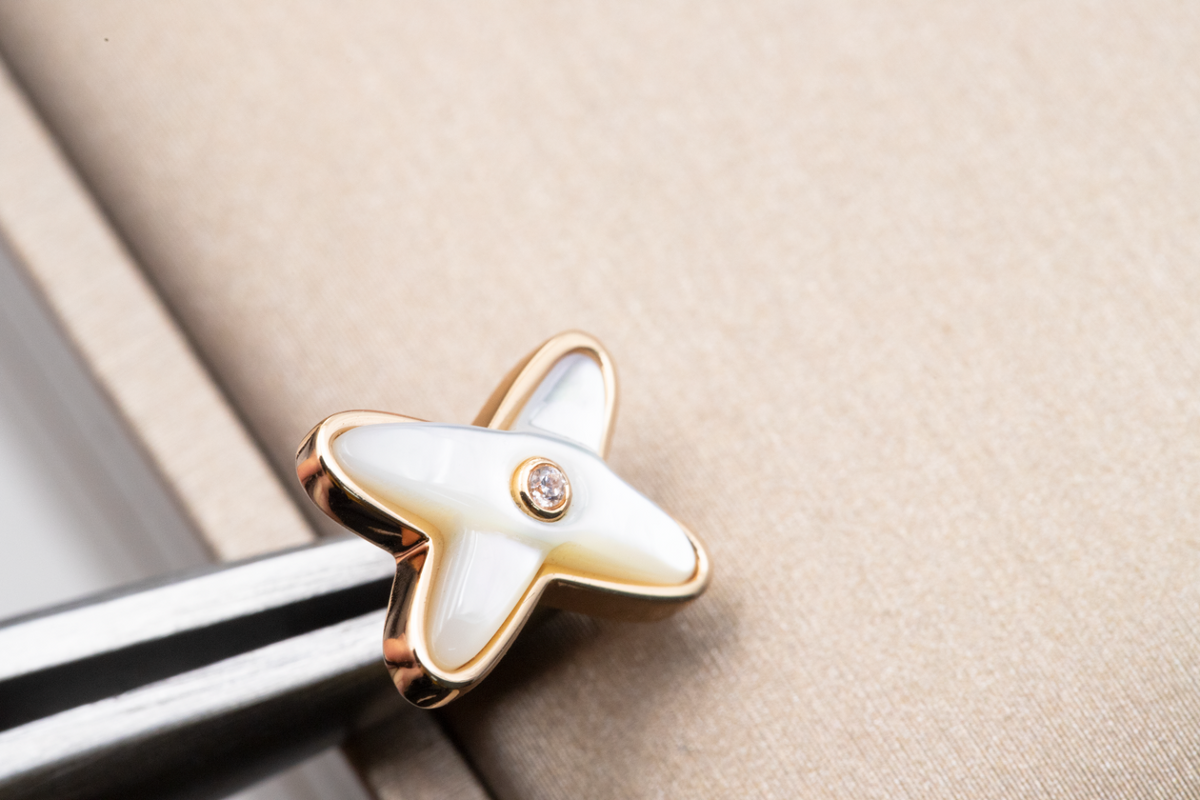 [OrnoraJewelry]JEUX DE WHITE MOP PINK GOLD DIAMOND EARRINGS