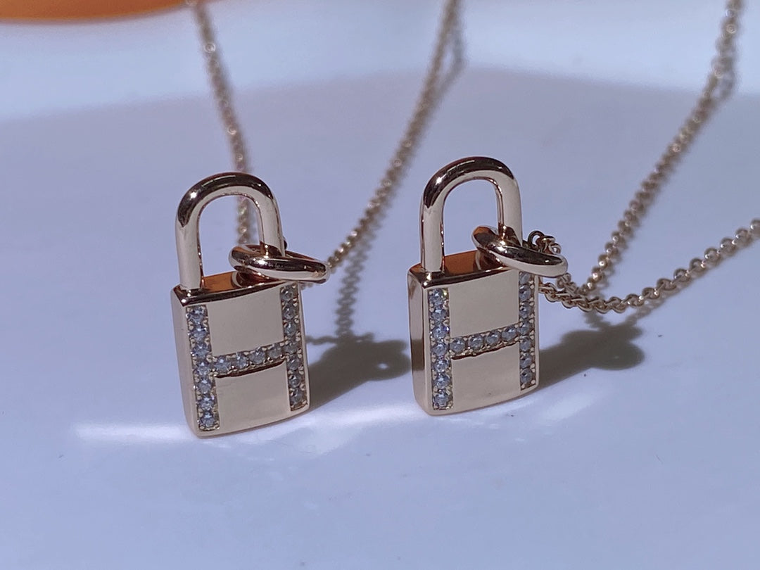 [OrnoraJewelry]HM ADVANCED NICHE LOCK HEAD NECKLACE DIAMONDS