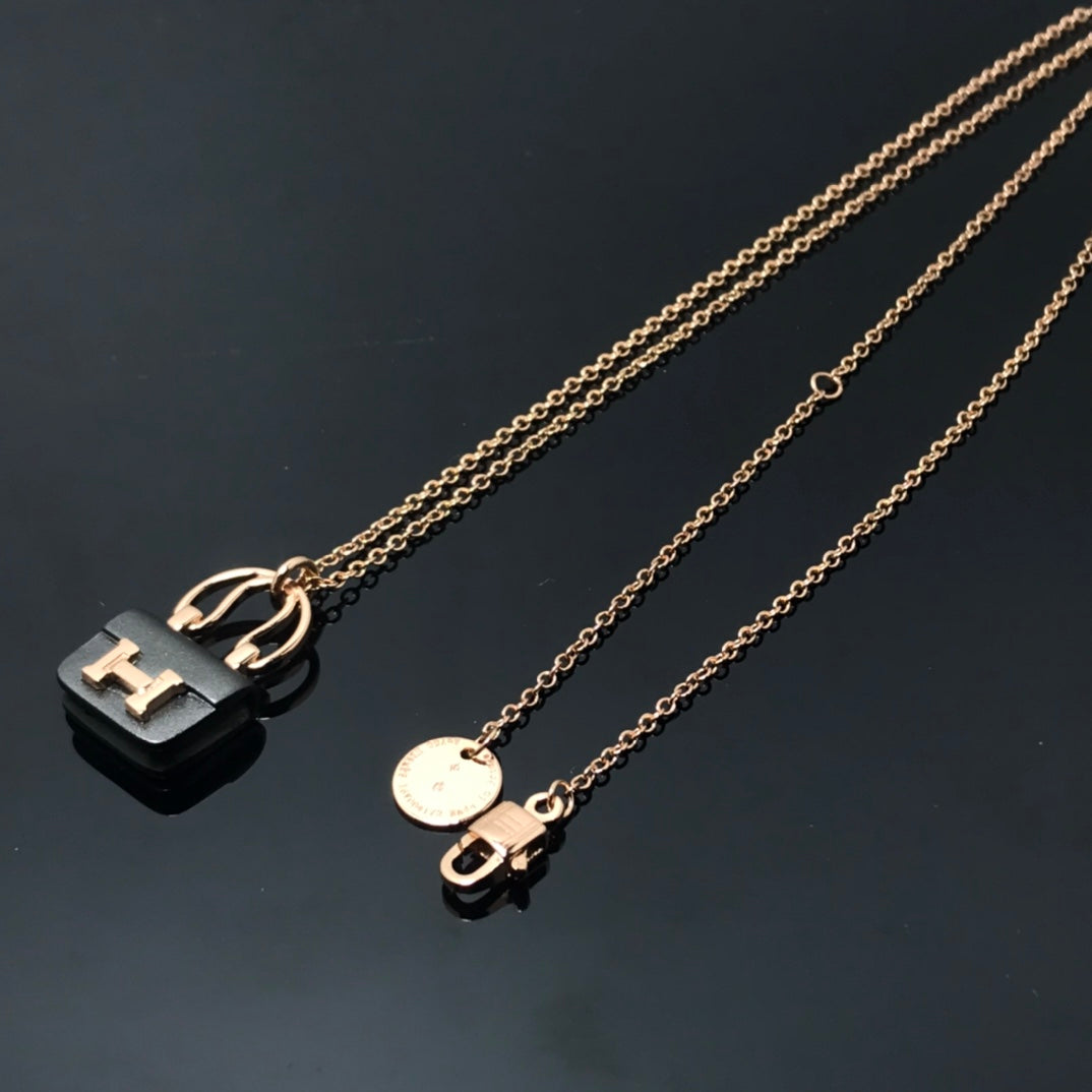 [OrnoraJewelry]WOMEN'S HM AMULETTES CONSTANCE PENDANT NECKLACE