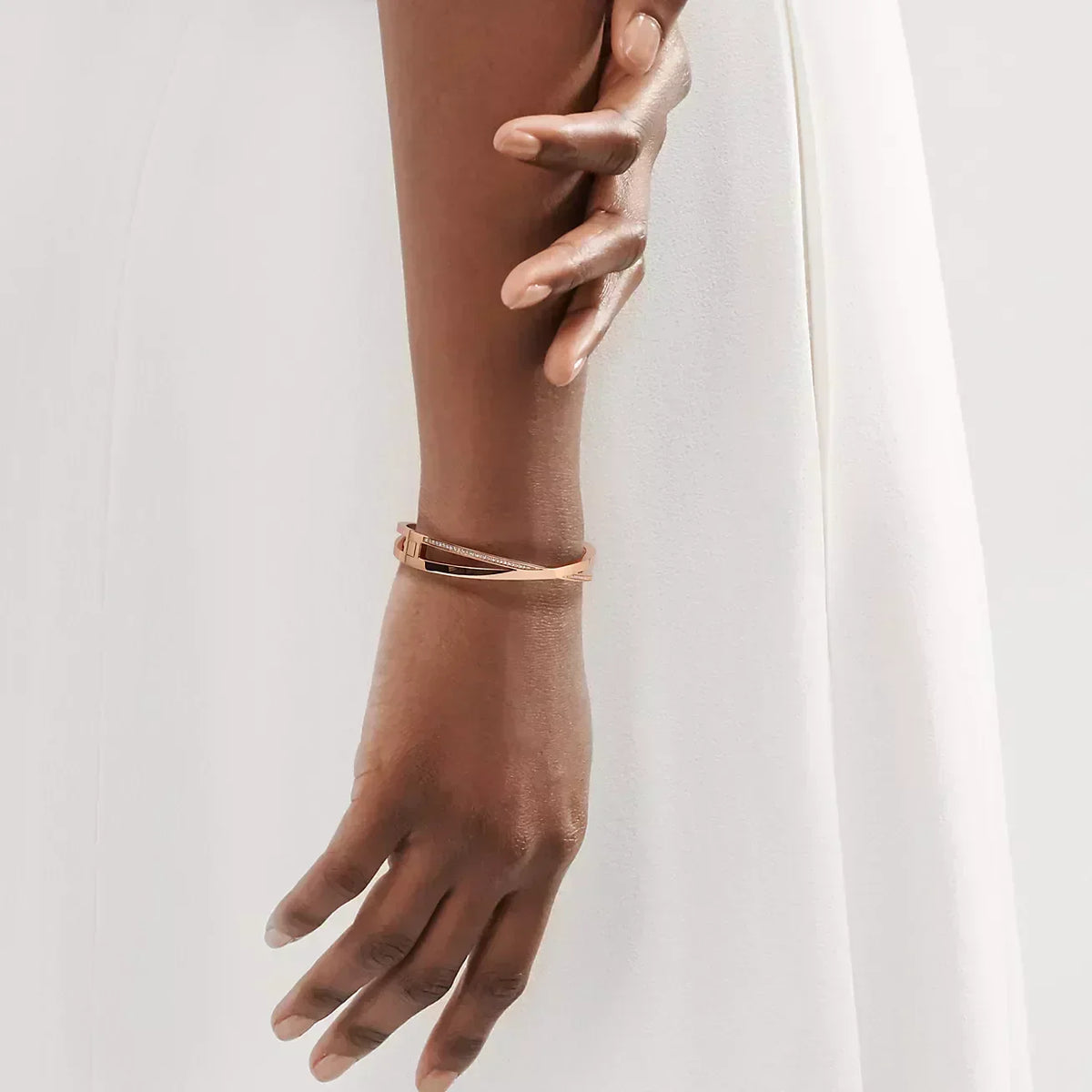 [Ornora Jewelry]NARROW HINGED BANGLEIN WITH DIAMONDS SMALL