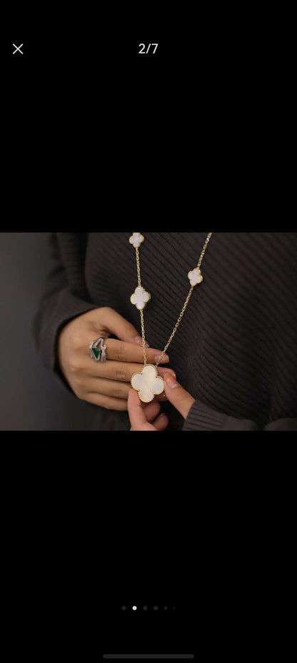 [OrnoraJewelry]White Mother-of-Pearl Clover 11-Motif Necklace