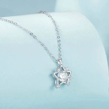 Shiny OrnoraPendant Necklace