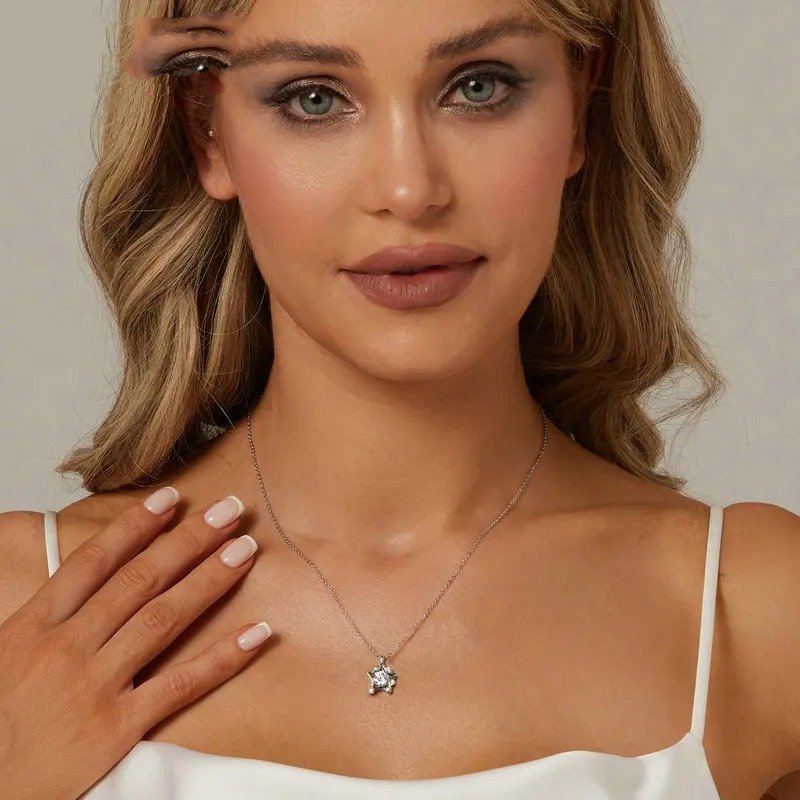 Shiny OrnoraPendant Necklace