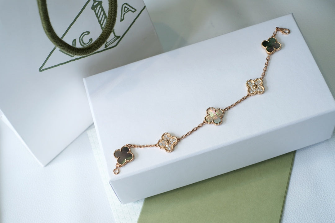 [OrnoraJewelry] CLOVER 5 MOTIF GRAY MOP BRACELET COLLECTION