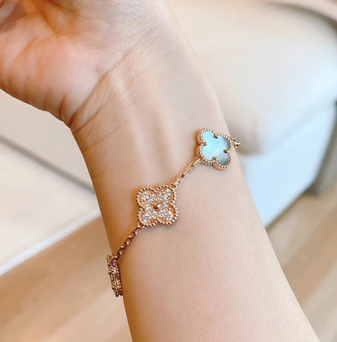 [OrnoraJewelry] CLOVER 5 MOTIF GRAY MOP BRACELET COLLECTION
