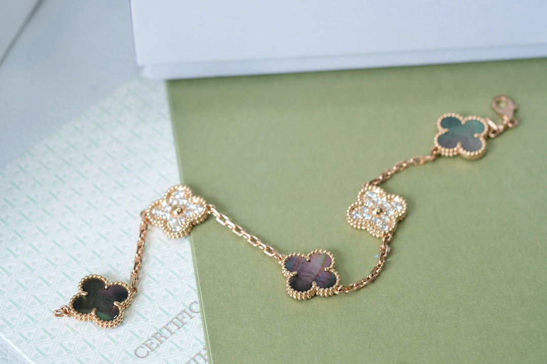 [OrnoraJewelry] CLOVER 5 MOTIF GRAY MOP BRACELET COLLECTION