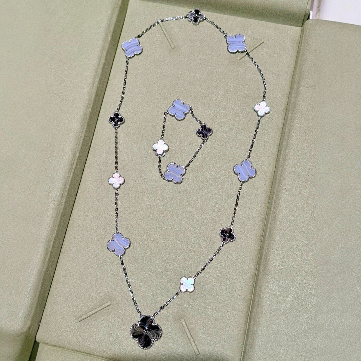 [OrnoraJewelry]DETACHABLE CLOVER 15(11+4) FLOWER SILVER NECKLACE SET