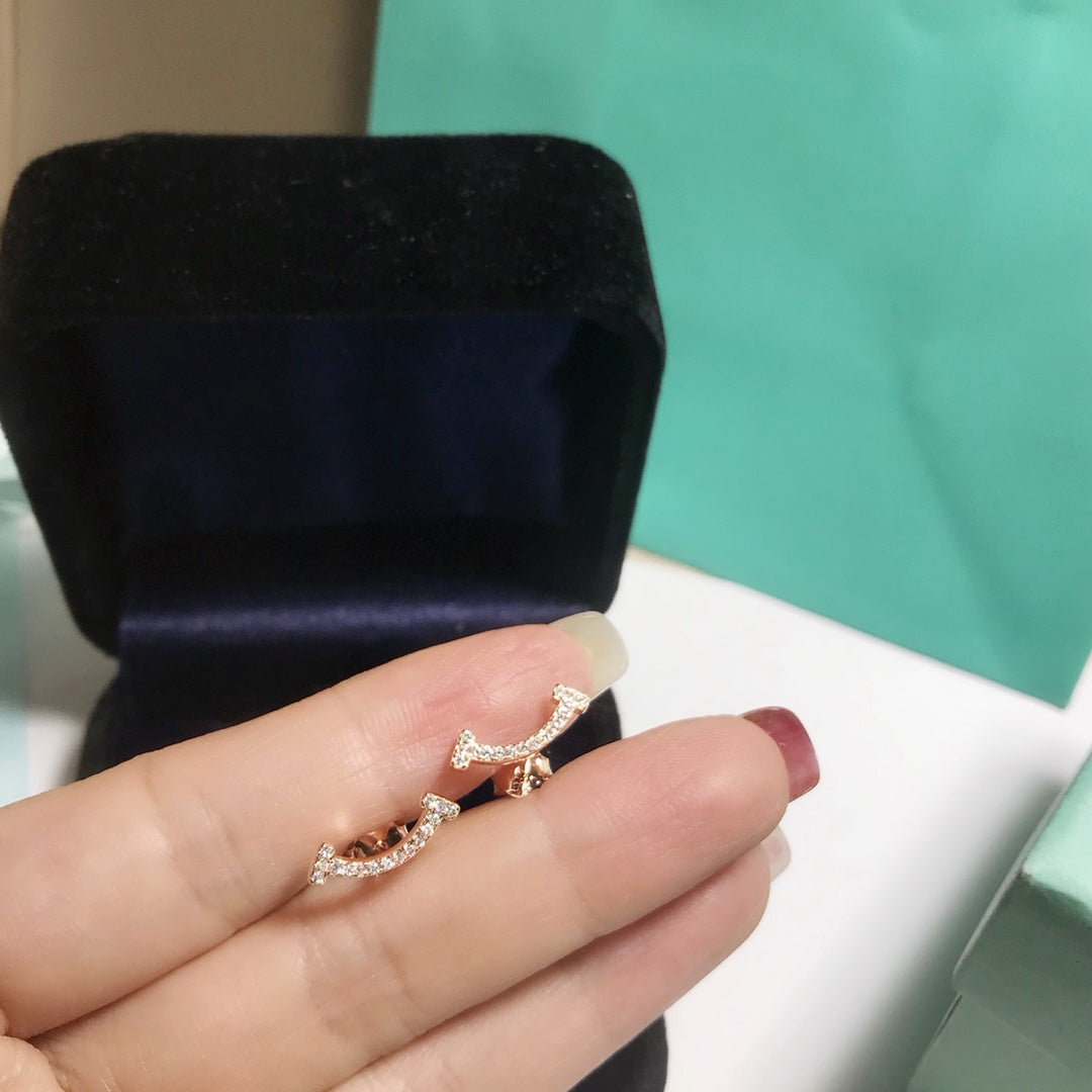 [Ornora Jewelry]SMILE DIAMOND EARRINGS