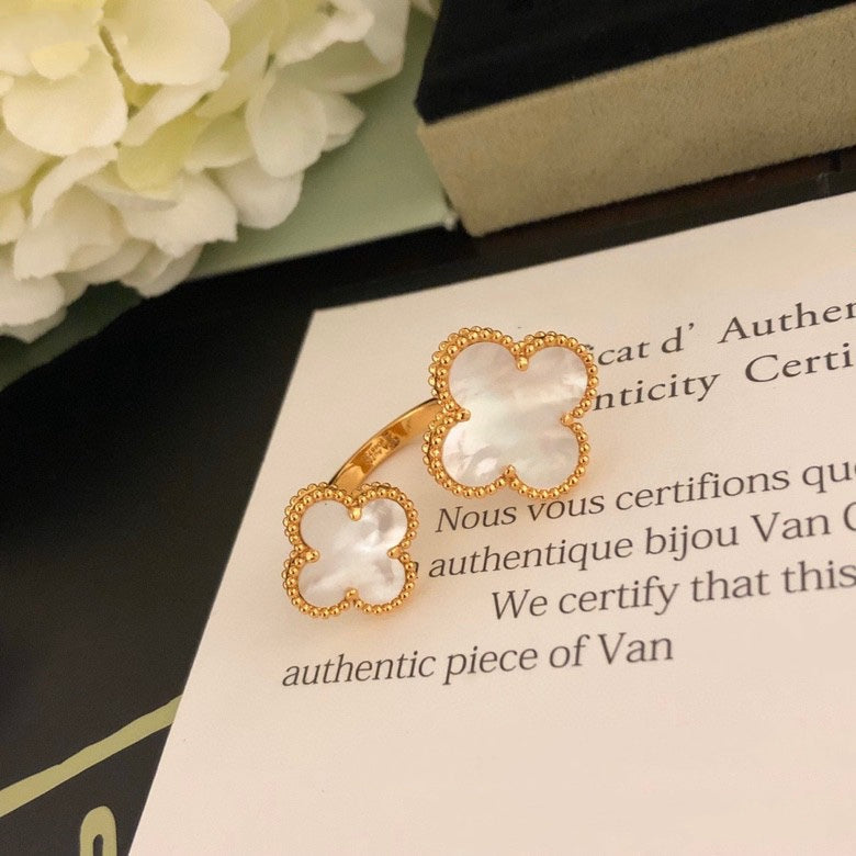 [OrnoraJewelry]CLOVER BETWEEN THE FINGER RING