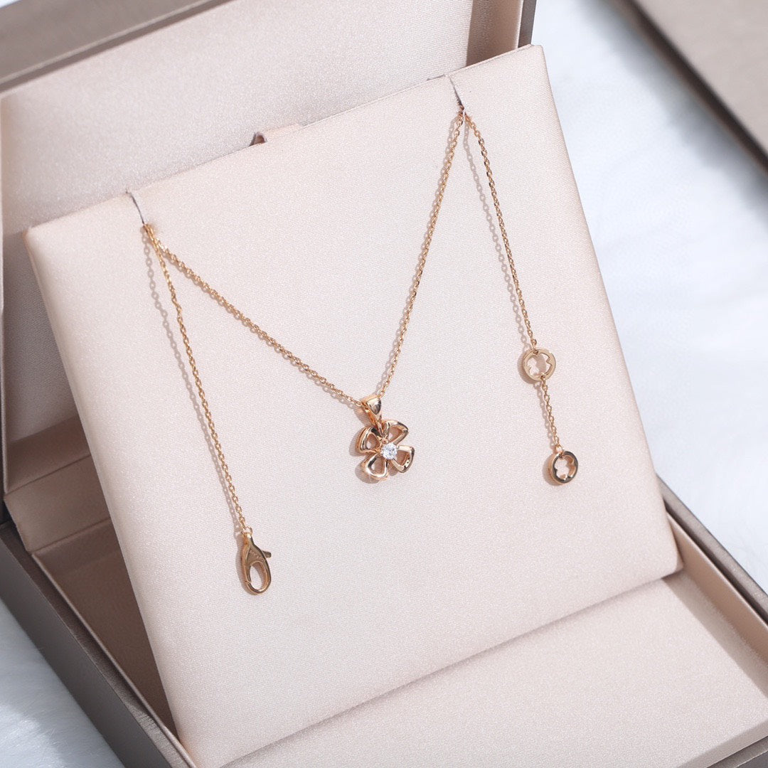 [OrnoraJewelry]FIOREVER NECKLACE DIAMOND CENTER